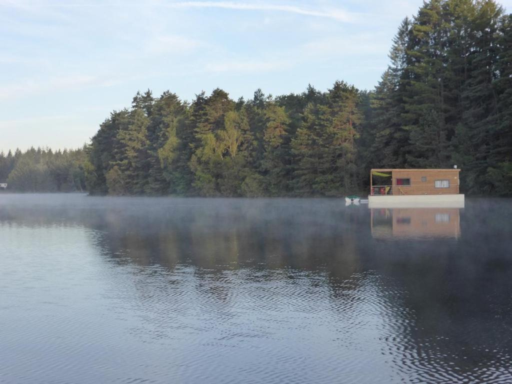 Hotel Domaine Des Etangs De Taysse Espagnac Zewnętrze zdjęcie